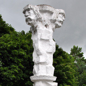 pomnik Trzygłowa (Trygława)